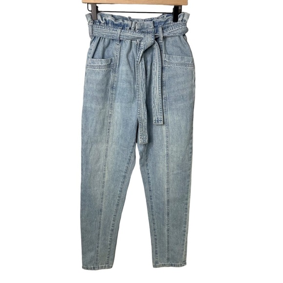 BlankNYC Seam Detail Paperbag Tapered Jeans Size 27 Light Wash Self Tie Belt - Picture 2 of 9